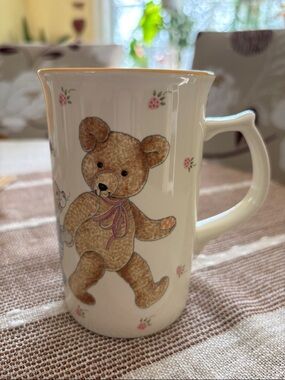 Vtg Mikasa Teddy Bear Ceramic Tea Coffee Mug CC018 girl boy Mice roller skating
